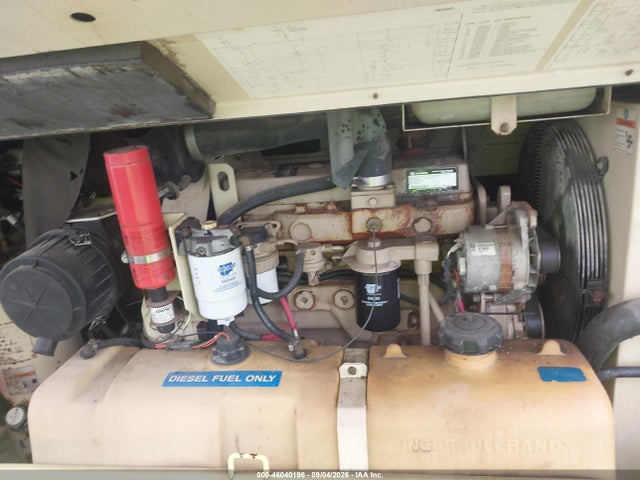 46040196 :رقم المزاد ، 4FVCBBAA25U349660 vin ، 2000 Ingersol Rand Portable Compressor Xp 185 # 2 مزاد بيع