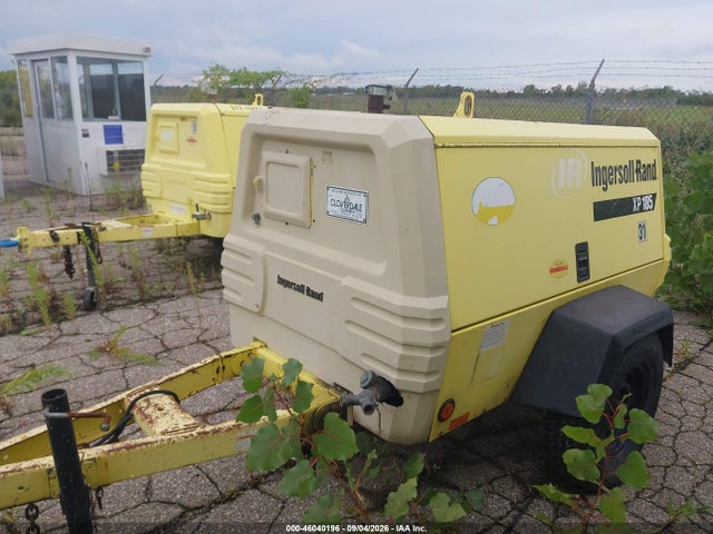 46040196 :رقم المزاد ، 4FVCBBAA25U349660 vin ، 2000 Ingersol Rand Portable Compressor Xp 185 # 2 مزاد بيع