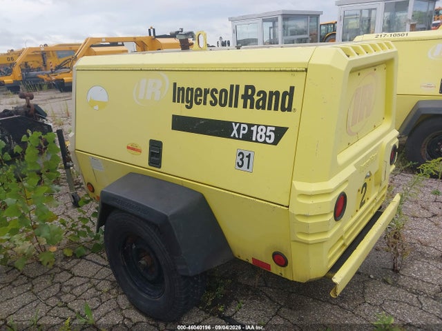 46040196 :رقم المزاد ، 4FVCBBAA25U349660 vin ، 2000 Ingersol Rand Portable Compressor Xp 185 # 2 مزاد بيع