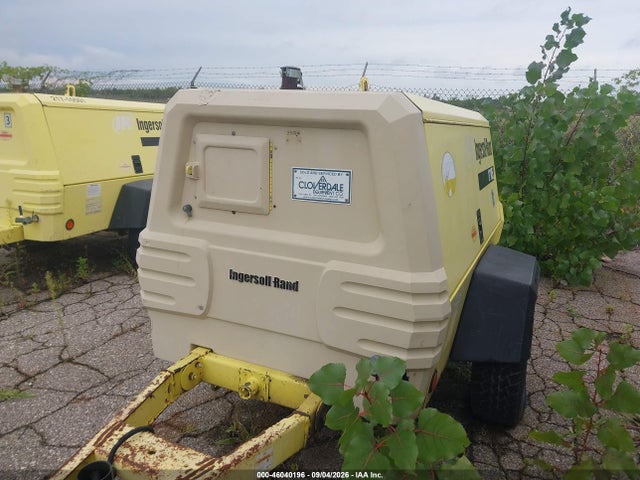 46040196 :رقم المزاد ، 4FVCBBAA25U349660 vin ، 2000 Ingersol Rand Portable Compressor Xp 185 # 2 مزاد بيع