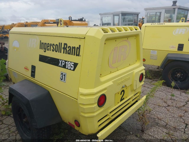 46040196 :رقم المزاد ، 4FVCBBAA25U349660 vin ، 2000 Ingersol Rand Portable Compressor Xp 185 # 2 مزاد بيع