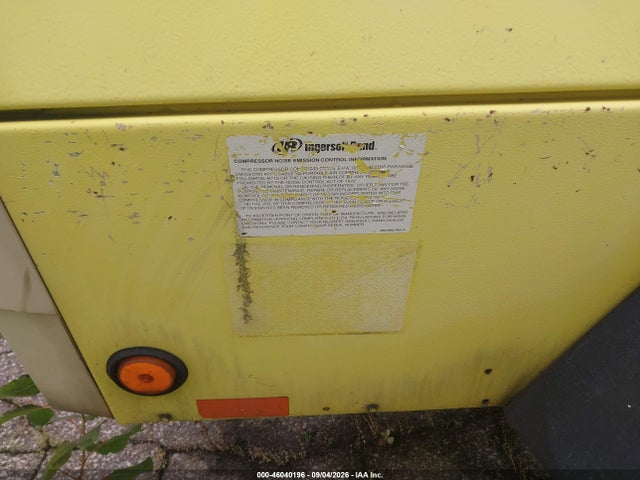 46040196 :رقم المزاد ، 4FVCBBAA25U349660 vin ، 2000 Ingersol Rand Portable Compressor Xp 185 # 2 مزاد بيع