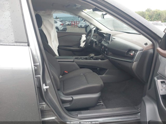 46040229 :رقم المزاد ، 5N1BT3AB8PC876241 vin ، 2023 Nissan Rogue S Intelligent Awd مزاد بيع