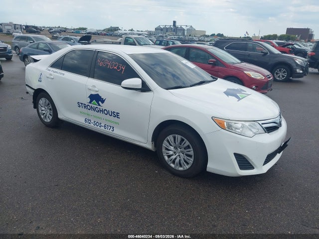 46040234 :رقم المزاد ، 4T4BF1FK1ER345805 vin ، 2014 Toyota Camry Le مزاد بيع