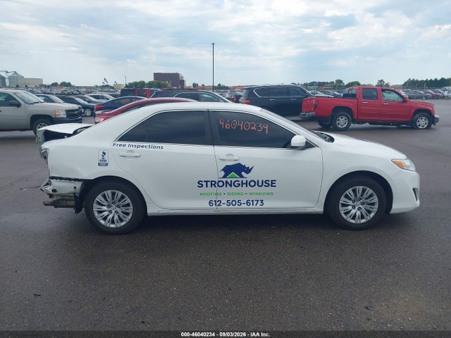 46040234 :رقم المزاد ، 4T4BF1FK1ER345805 vin ، 2014 Toyota Camry Le مزاد بيع