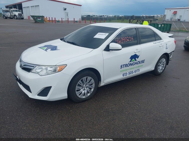46040234 :رقم المزاد ، 4T4BF1FK1ER345805 vin ، 2014 Toyota Camry Le مزاد بيع