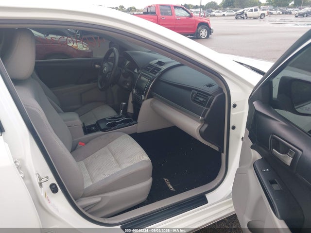 46040234 :رقم المزاد ، 4T4BF1FK1ER345805 vin ، 2014 Toyota Camry Le مزاد بيع