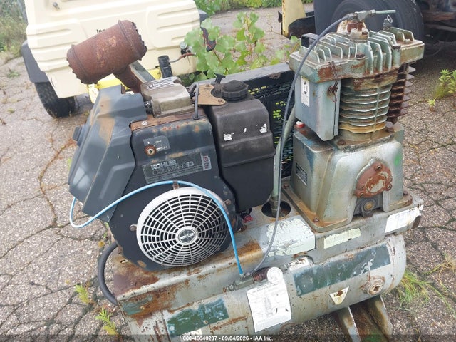 46040237 :رقم المزاد ، A801340 vin ، 2000 Curtis Portable Compresso Other مزاد بيع