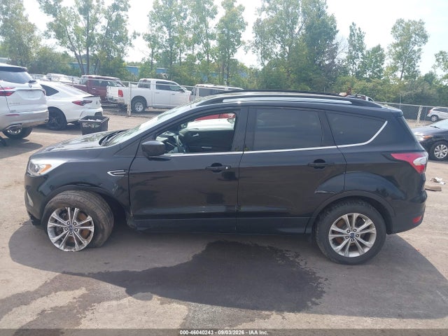 Продажа на аукционе авто 2017 Ford Escape Se, vin: 1FMCU9GD9HUD06693, номер лота: 46040243