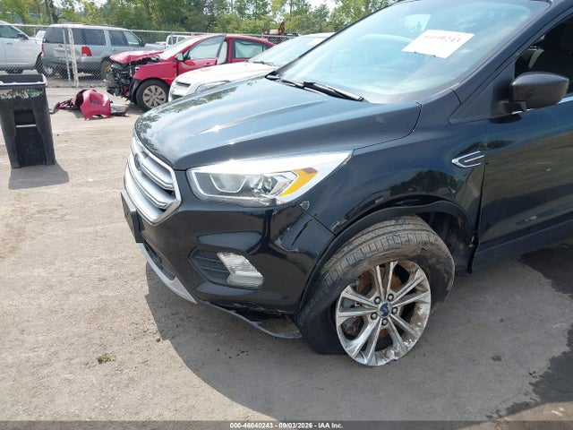 Продажа на аукционе авто 2017 Ford Escape Se, vin: 1FMCU9GD9HUD06693, номер лота: 46040243