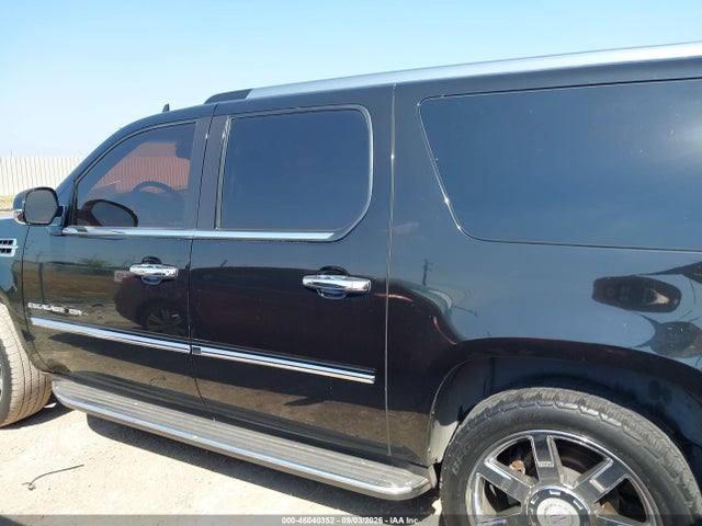 Aukcja sprzedaży 2011 Cadillac Escalade Esv Luxury, vin: 1GYS3HEF9BR396188, numer aukcji: 46040352