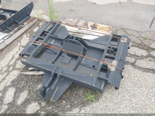 46040370 :رقم المزاد ،  vin ، 2000 Plow Mount Other مزاد بيع