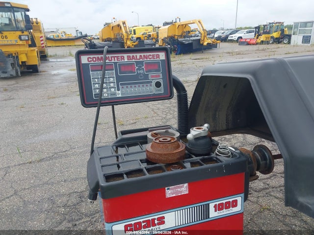 46040394 :رقم المزاد ، 1106301694 vin ، 2000 Wheel Balancer 1000-d مزاد بيع