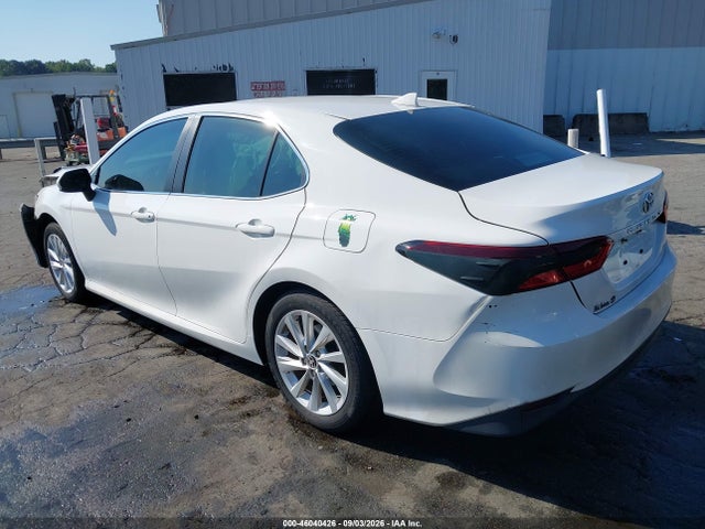 2022 Toyota Camry Le მანქანა იყიდება აუქციონზე, vin: 4T1C11AK3NU693061, აუქციონის ნომერი: 46040426