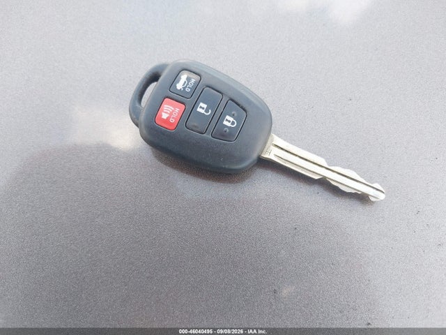 46040495 :رقم المزاد ، 2T1BURHE0HC817391 vin ، 2017 Toyota Corolla Le مزاد بيع