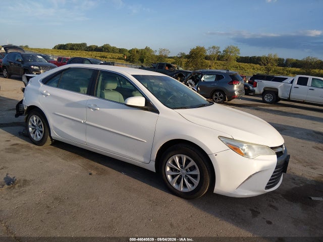 2016 Toyota Camry Le მანქანა იყიდება აუქციონზე, vin: 4T4BF1FK4GR581853, აუქციონის ნომერი: 46040539