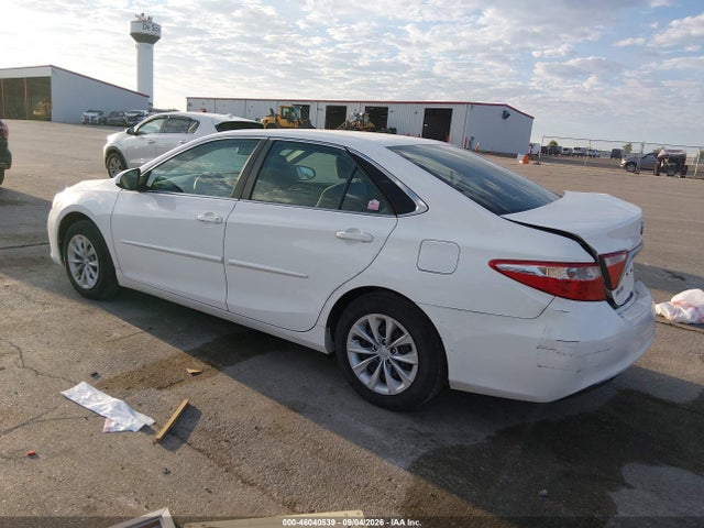 2016 Toyota Camry Le მანქანა იყიდება აუქციონზე, vin: 4T4BF1FK4GR581853, აუქციონის ნომერი: 46040539