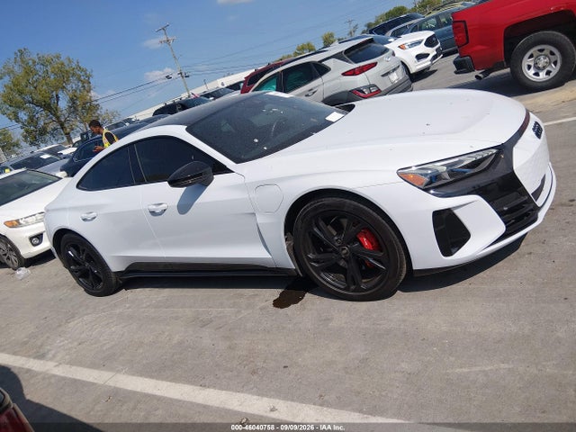 46040758 :رقم المزاد ، WAUCJBFW0P7000838 vin ، 2023 Audi E-tron Gt Premium Plus Quattro مزاد بيع