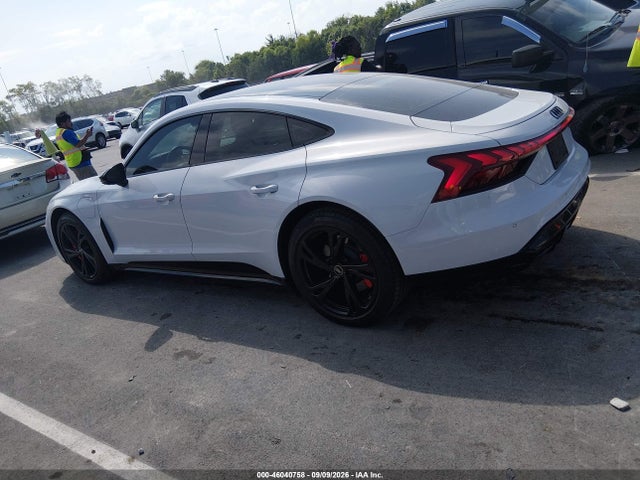 46040758 :رقم المزاد ، WAUCJBFW0P7000838 vin ، 2023 Audi E-tron Gt Premium Plus Quattro مزاد بيع