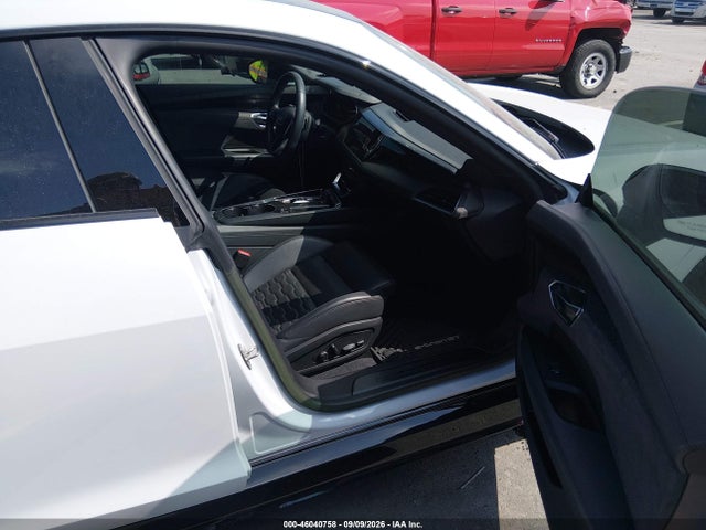 46040758 :رقم المزاد ، WAUCJBFW0P7000838 vin ، 2023 Audi E-tron Gt Premium Plus Quattro مزاد بيع