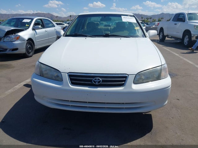 46040815 :رقم المزاد ، 4T1BF28K6YU947147 vin ، 2000 Toyota Camry Xle V6 مزاد بيع