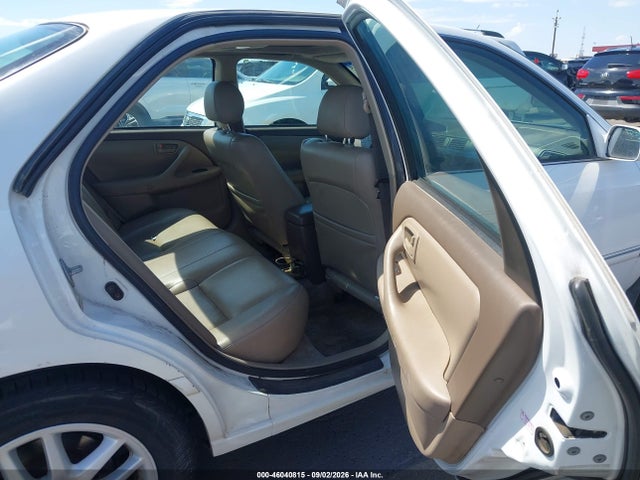 46040815 :رقم المزاد ، 4T1BF28K6YU947147 vin ، 2000 Toyota Camry Xle V6 مزاد بيع