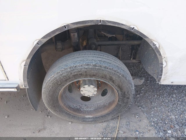46040871 :رقم المزاد ، 1FDUF4GT8HEE59021 vin ، 2017 Ford F-450 Chassis Xlt مزاد بيع