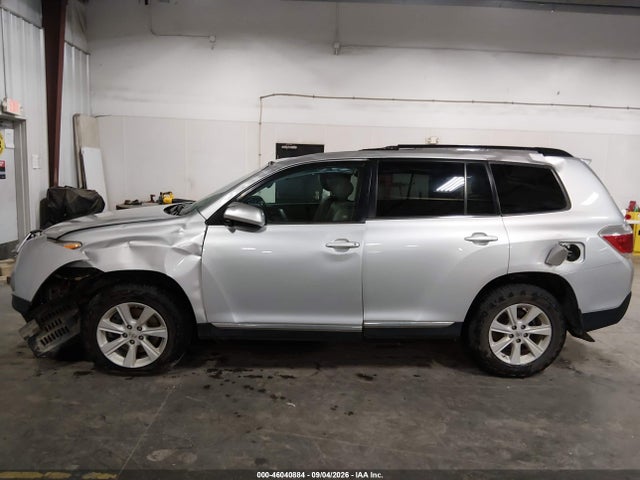 46040884 :رقم المزاد ، 5TDBK3EHXDS243403 vin ، 2013 Toyota Highlander Se V6 مزاد بيع