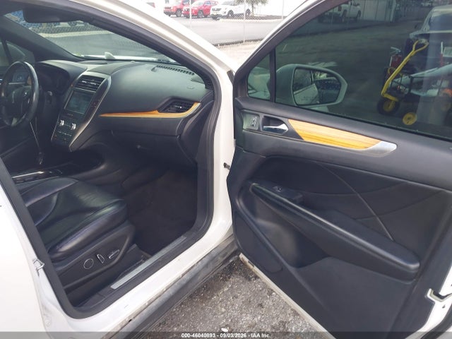 46040893 :رقم المزاد ، 5LMCJ2A91FUJ18006 vin ، 2015 Lincoln Mkc مزاد بيع