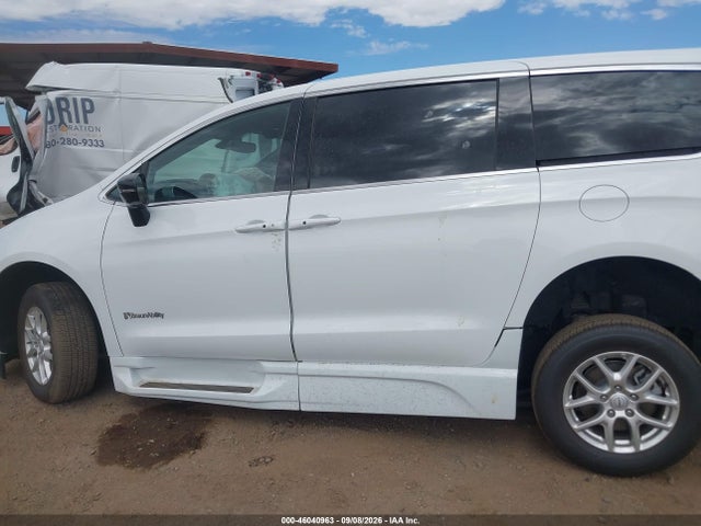 Chrysler Pacifica Select 2025 2C4RC1BG0SR579742 Image 13