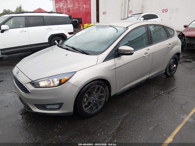 Ford FOCUS SE 2016 1FADP3K26GL392235 Image 2