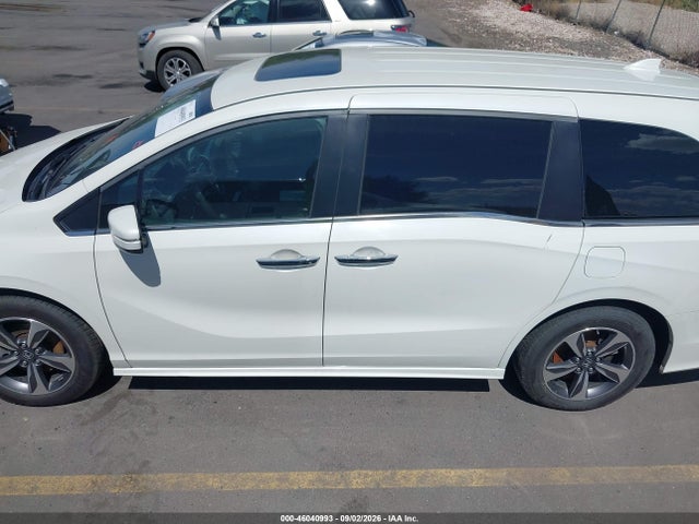 Honda Odyssey Touring 2018 5FNRL6H88JB007048 Image 14