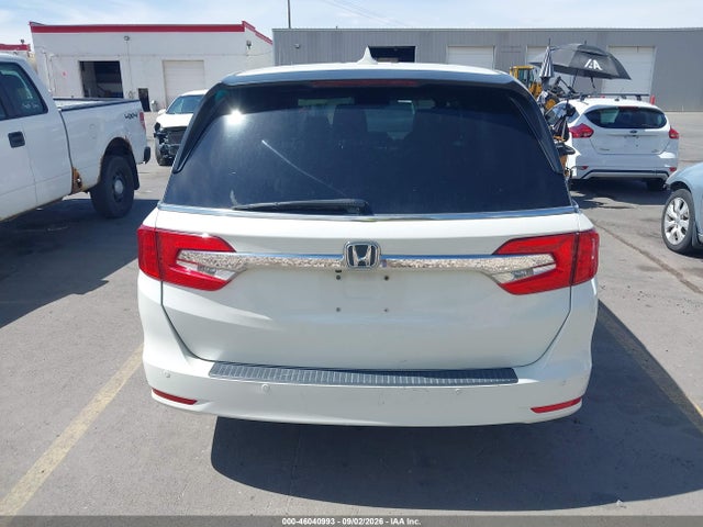 Honda Odyssey Touring 2018 5FNRL6H88JB007048 Image 16