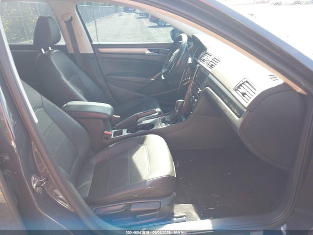 Продаж на аукціоні авто 2017 Volkswagen Passat 1.8t R-line, vin: 1VWDT7A39HC041986, номер лоту: 46041018