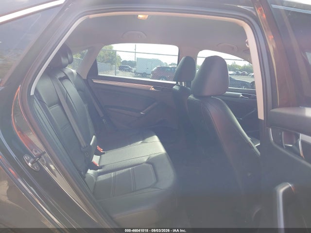Продаж на аукціоні авто 2017 Volkswagen Passat 1.8t R-line, vin: 1VWDT7A39HC041986, номер лоту: 46041018