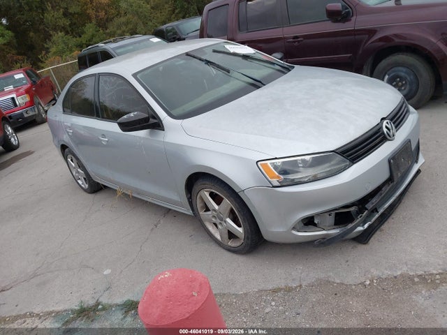 2011 Volkswagen Jetta 2.0l S მანქანა იყიდება აუქციონზე, vin: 3VW2K7AJ0BM397886, აუქციონის ნომერი: 46041019