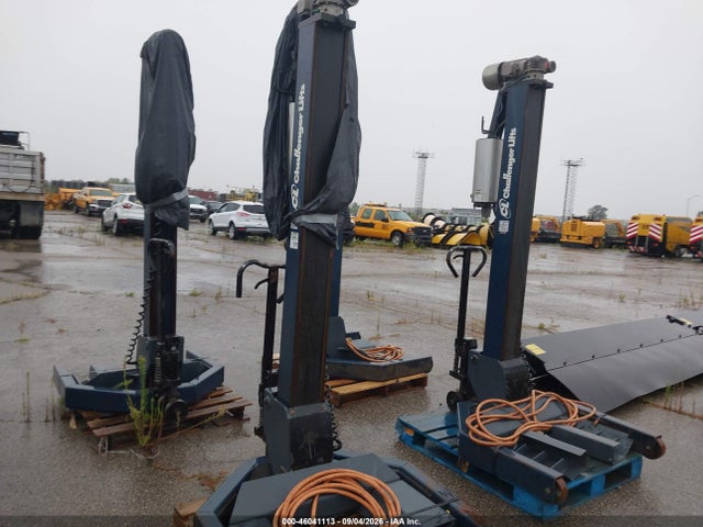 46041113 :رقم المزاد ، 807000000044730 vin ، 2000 4 Mobile Column Hoists Other مزاد بيع
