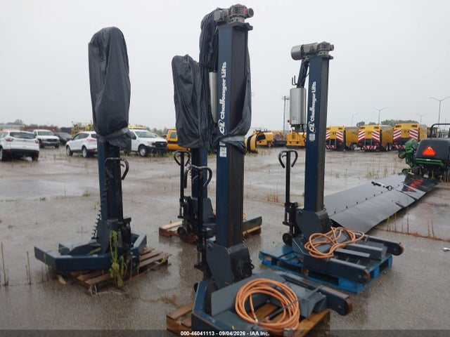 46041113 :رقم المزاد ، 807000000044730 vin ، 2000 4 Mobile Column Hoists Other مزاد بيع