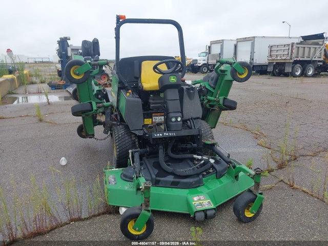 46041157 :رقم المزاد ، TC1600T070096 vin ، 2000 John Deere Mower Other مزاد بيع
