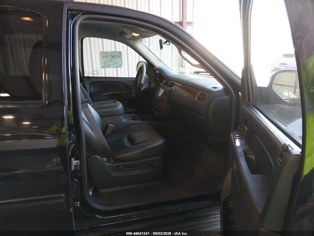 46041341 :رقم المزاد ، 1GNSKJE70ER101886 vin ، 2014 Chevrolet Suburban 1500 Lt مزاد بيع