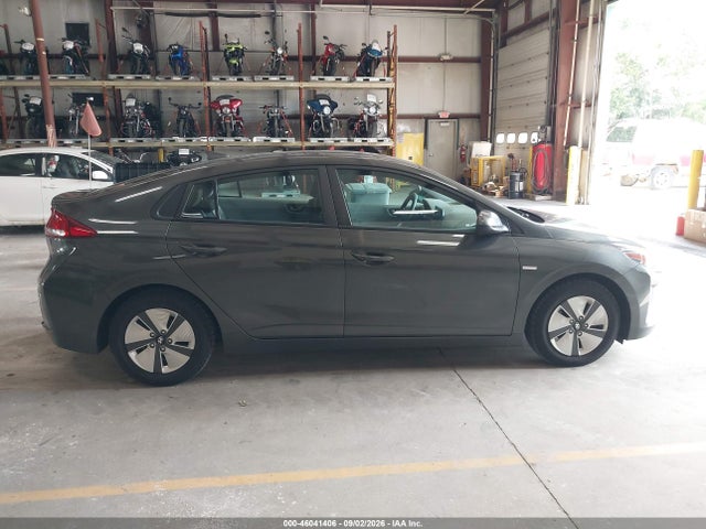 Продаж на аукціоні авто 2020 Hyundai Ioniq Hybrid Blue, vin: KMHC65LC3LU220479, номер лоту: 46041406