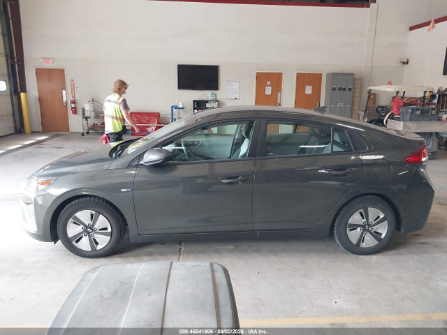 Продаж на аукціоні авто 2020 Hyundai Ioniq Hybrid Blue, vin: KMHC65LC3LU220479, номер лоту: 46041406