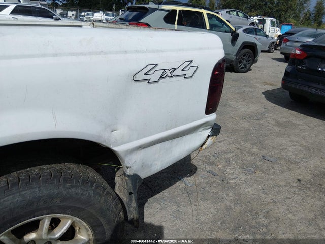 2011 Ford Ranger Super Cab მანქანა იყიდება აუქციონზე, vin: 1FTLR4FEXBPA90331, აუქციონის ნომერი: 46041442