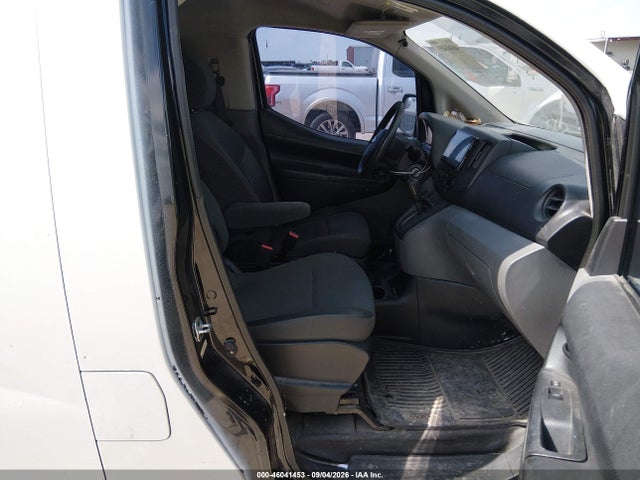 46041453 :رقم المزاد ، 3N6CM0KN4FK698881 vin ، 2015 Nissan Nv200 Sv مزاد بيع