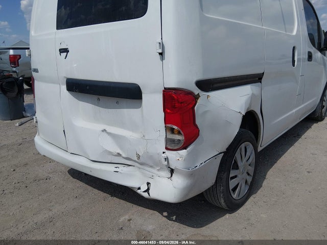 46041453 :رقم المزاد ، 3N6CM0KN4FK698881 vin ، 2015 Nissan Nv200 Sv مزاد بيع