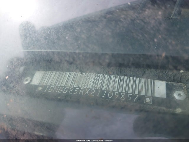 46041595 :رقم المزاد ، 1GNGG25RX21109857 vin ، 2002 Chevrolet Express مزاد بيع