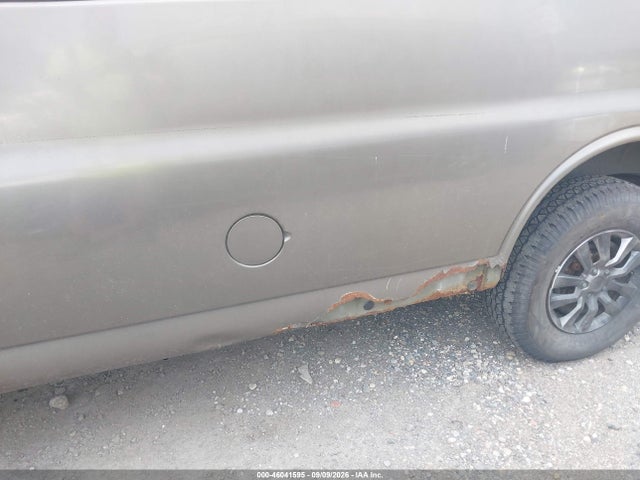 46041595 :رقم المزاد ، 1GNGG25RX21109857 vin ، 2002 Chevrolet Express مزاد بيع