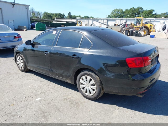 2013 Volkswagen Jetta 2.0l S მანქანა იყიდება აუქციონზე, vin: 3VW2K7AJ8DM232400, აუქციონის ნომერი: 46041733
