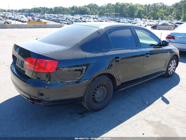 2013 Volkswagen Jetta 2.0l S მანქანა იყიდება აუქციონზე, vin: 3VW2K7AJ8DM232400, აუქციონის ნომერი: 46041733