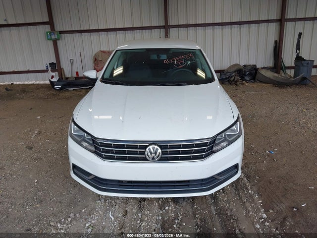 Продаж на аукціоні авто 2017 Volkswagen Passat 1.8t S, vin: 1VWAT7A39HC053543, номер лоту: 46041933